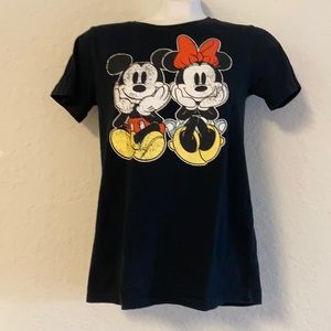 Mickey and Minnie tee black sz small juniors